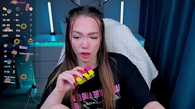 Evia r0se online show from February 2026 06:03:01 PM