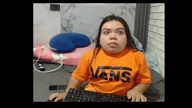 Michelle Brooks online show from October 2025 07:54:01 AM