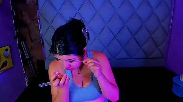 venusowen  online show from September 2025 01:33:02 PM