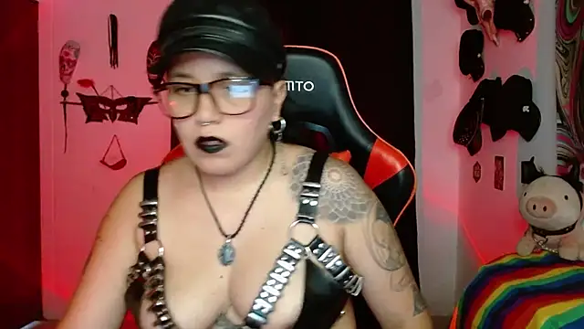 Snapshot of LilithSharon chatting on July 2026 04:33:01 PM LilithSharon online show from July 2026 04:33:01 PM