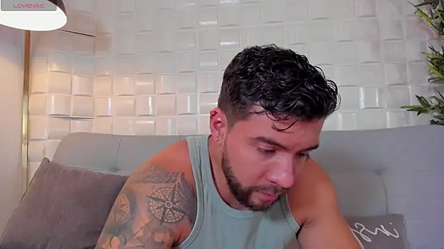 Snapshot of _dreammr1_ chatting on December 2024 12:50:02 AM dreammr1 online show from December 2024 12:50:02 AM