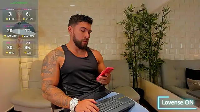 Snapshot of _dreammr1_ chatting on January 2025 10:03:01 PM dreammr1 online show from January 2025 10:03:01 PM