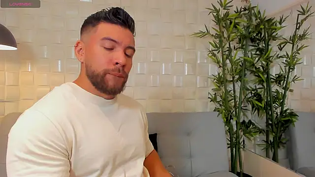 Snapshot of _dreammr1_ chatting on January 2025 12:15:01 AM dreammr1 online show from January 2025 12:15:01 AM