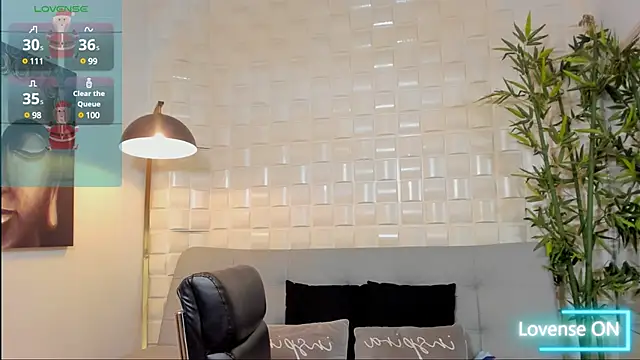 Snapshot of _dreammr1_ chatting on January 2025 01:43:02 AM dreammr1 online show from January 2025 01:43:02 AM