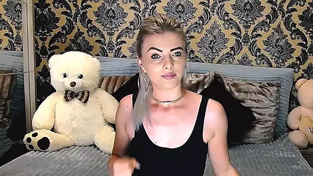 Snapshot of Aly_girl1 chatting on February 2025 10:09:01 AM Aly girl1 online show from February 2025 10:09:01 AM