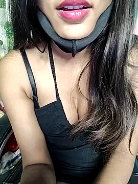 Reena Singh53 online show from February 2025 01:22:02 PM