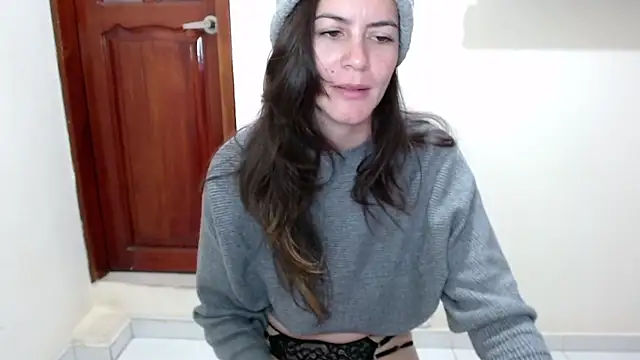Snapshot of Hanny_24 chatting on June 2026 10:15:01 AM Hanny 24 online show from June 2026 10:15:01 AM