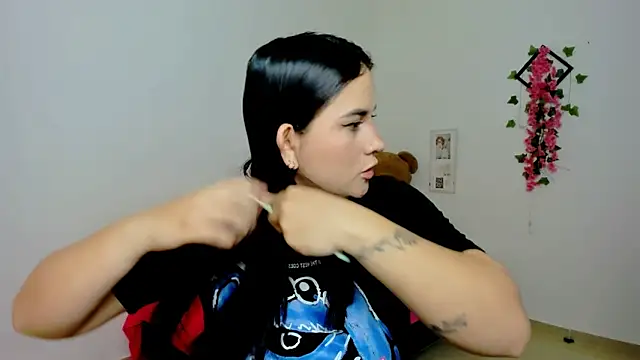 Emic  online show from March 2025 04:18:01 PM