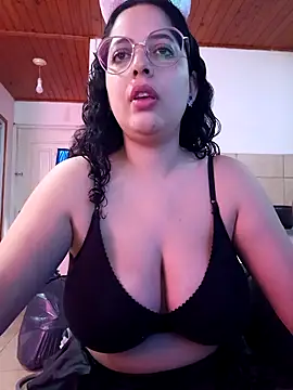 Snapshot of babyluna939 chatting on September 2025 04:07:02 PM babyluna939 online show from September 2025 04:07:02 PM