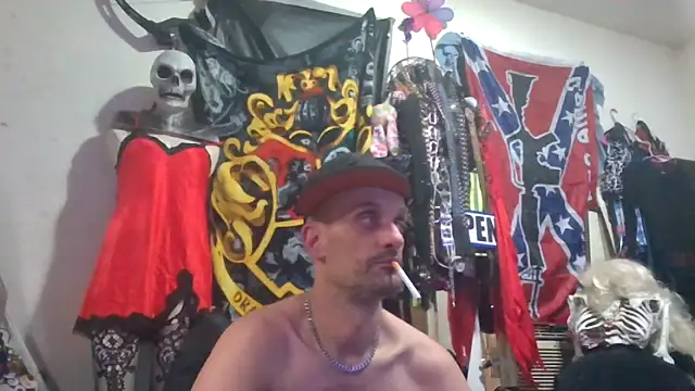 Snapshot of slinginbigD chatting on January 2026 09:40:02 PM slinginbigD online show from January 2026 09:40:02 PM