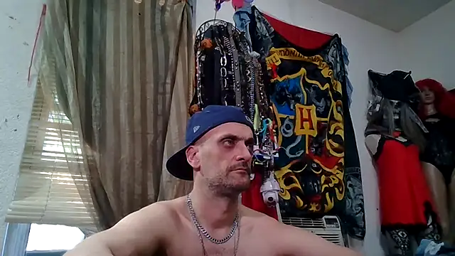 Snapshot of slinginbigD chatting on February 2026 08:39:01 PM slinginbigD online show from February 2026 08:39:01 PM