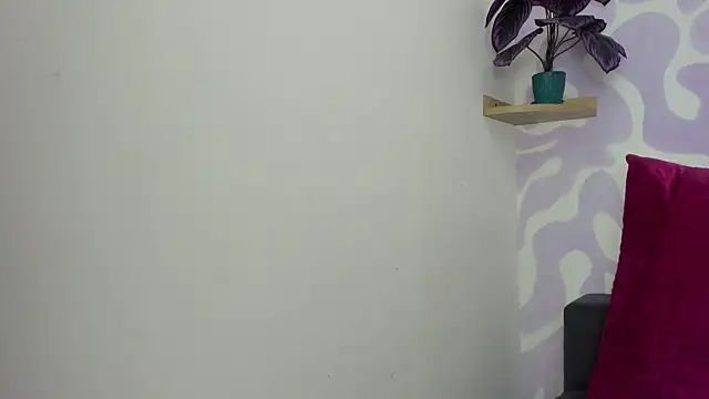 Little Ivy online show from September 2025 11:59:01 AM