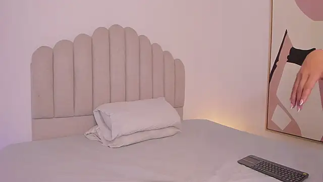 Snapshot of valerysantos_ chatting on May 2026 12:12:01 PM valerysantos online show from May 2026 12:12:01 PM