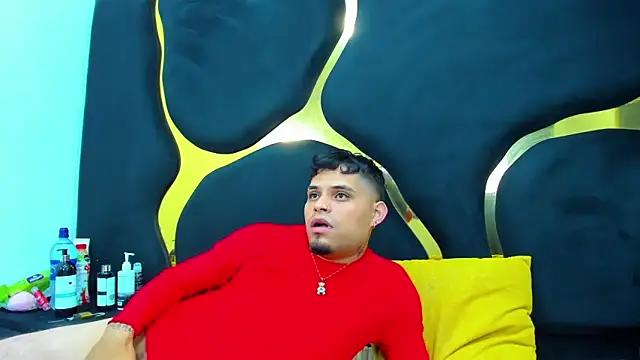 Snapshot of MelissaAndZeuss chatting on October 2025 05:17:02 AM MelissaAndZeuss online show from October 2025 05:17:02 AM