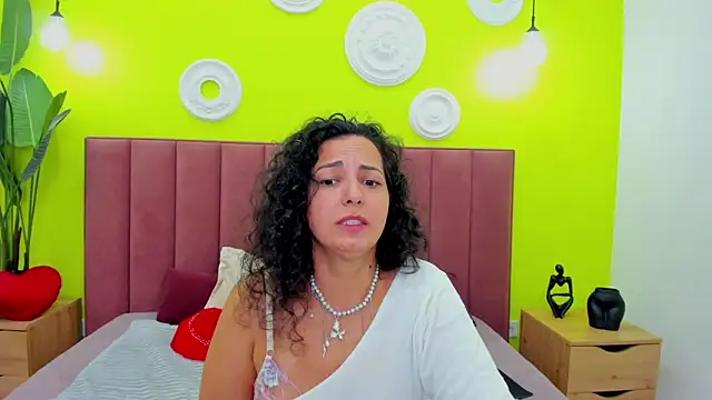 Snapshot of Linda_Insatiable chatting on June 2026 02:53:01 AM Linda Insatiable online show from June 2026 02:53:01 AM