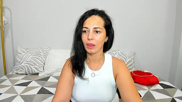 Linda Insatiable online show from June 2026 01:30:01 AM