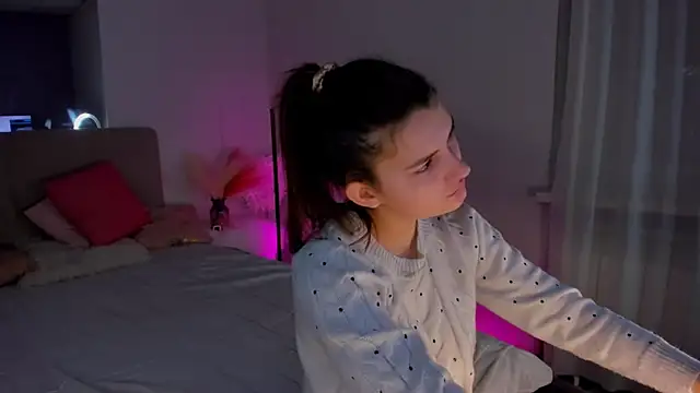 Laura Leee online show from February 2025 06:23:01 AM