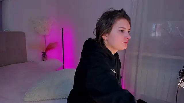 Laura Leee online show from March 2025 06:27:01 AM