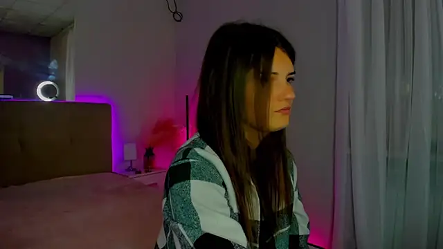 Laura Leee online show from September 2025 05:29:01 AM