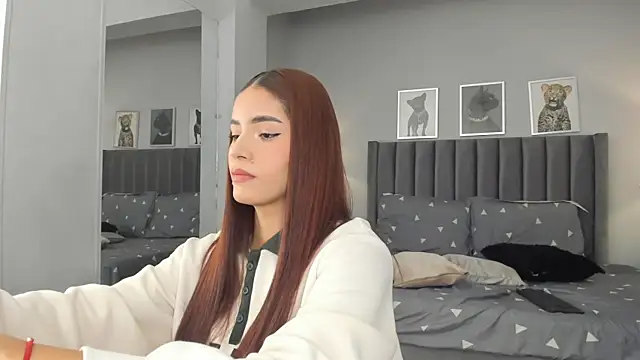 Madie  collins online show from October 2025 11:57:02 AM