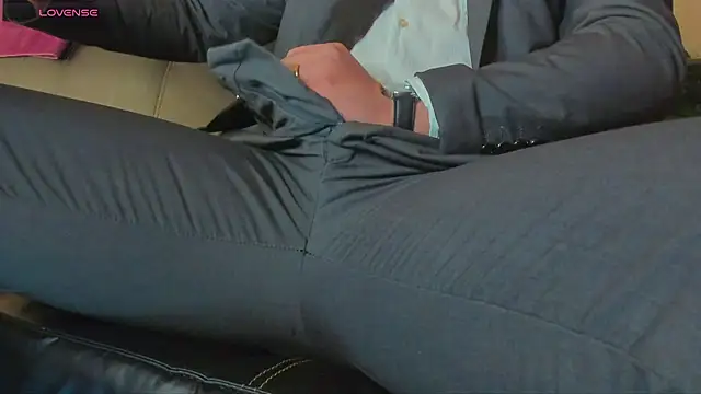 Snapshot of MrLonely02 chatting on January 2025 11:44:01 PM MrLonely02 online show from January 2025 11:44:01 PM