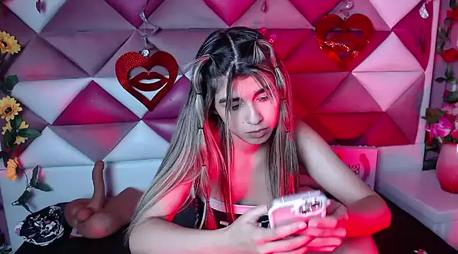 Snapshot of NahomiConnor_ chatting on March 2025 04:37:01 PM NahomiConnor online show from March 2025 04:37:01 PM