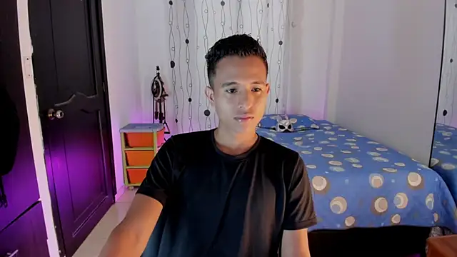 alessandro wizard online show from February 2025 07:49:01 PM