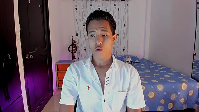 alessandro wizard online show from March 2025 08:10:02 PM