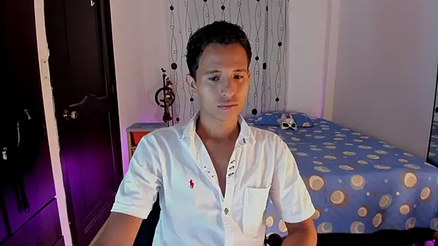 alessandro wizard online show from March 2025 02:21:02 AM