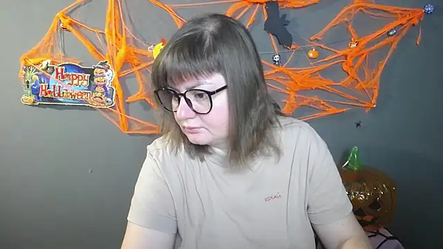 ZannaDreil online show from October 2025 05:57:01 PM