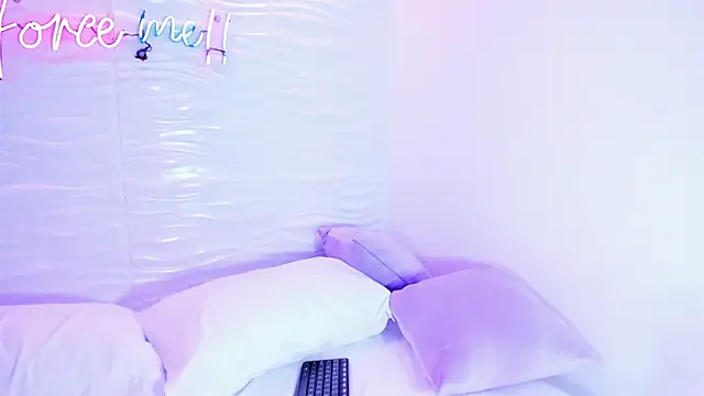 AvyMilton online show from January 2025 11:43:02 AM