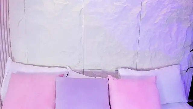 AvyMilton online show from November 2025 11:42:01 AM