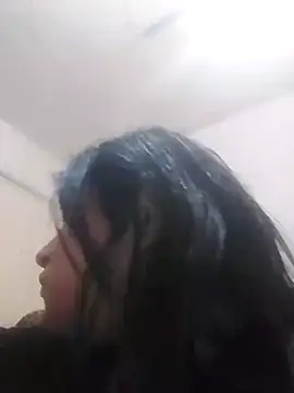 Snapshot of SINUECASTILLO chatting on January 2025 11:24:01 PM SINUECASTILLO online show from January 2025 11:24:01 PM