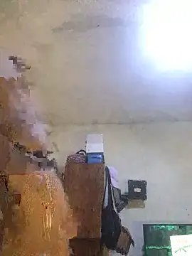 Snapshot of SINUECASTILLO chatting on March 2025 10:43:02 PM SINUECASTILLO online show from March 2025 10:43:02 PM