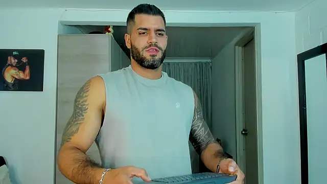 Snapshot of SamirHazard97 chatting on February 2026 03:03:02 AM SamirHazard97 online show from February 2026 03:03:02 AM