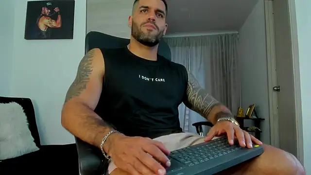 Snapshot of SamirHazard97 chatting on February 2026 10:52:01 PM SamirHazard97 online show from February 2026 10:52:01 PM