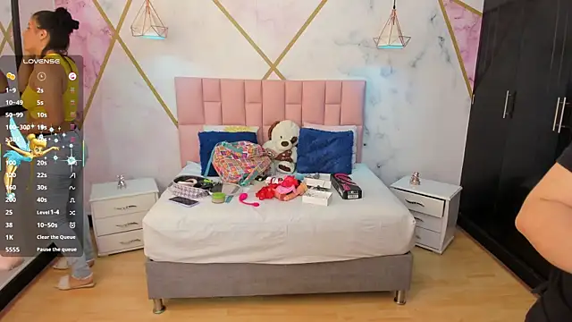 lizortiz online show from October 2025 04:15:02 PM