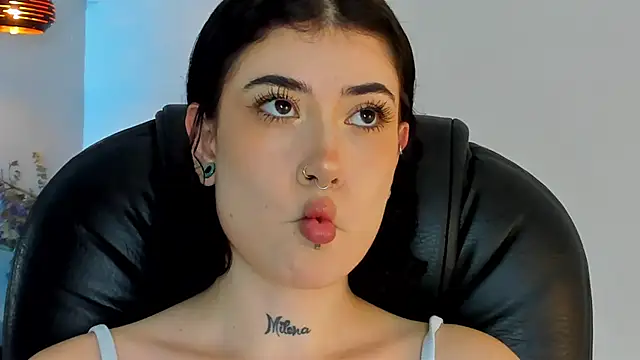 Snapshot of melody_suarez chatting on January 2025 08:21:01 PM melody suarez online show from January 2025 08:21:01 PM