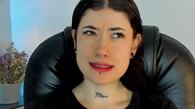 Snapshot of melody_suarez chatting on January 2025 07:24:01 PM melody suarez online show from January 2025 07:24:01 PM