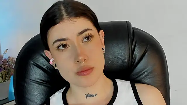 Snapshot of melody_suarez chatting on January 2025 07:32:01 PM melody suarez online show from January 2025 07:32:01 PM