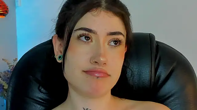 Snapshot of melody_suarez chatting on January 2025 10:54:01 PM melody suarez online show from January 2025 10:54:01 PM