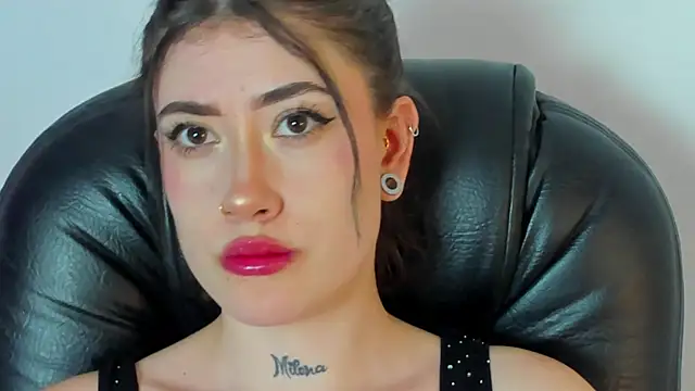 Snapshot of melody_suarez chatting on February 2025 11:11:01 PM melody suarez online show from February 2025 11:11:01 PM