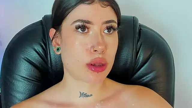 Snapshot of melody_suarez chatting on February 2025 07:28:02 PM melody suarez online show from February 2025 07:28:02 PM