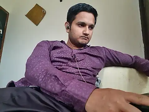 Jonrobinso online show from October 2025 05:28:01 AM