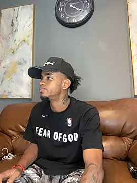 AaronCruz  online show from January 2025 07:07:01 PM