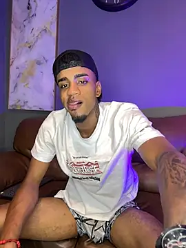 AaronCruz  online show from January 2025 11:17:02 PM