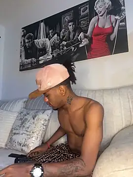 AaronCruz  online show from February 2025 04:37:01 AM