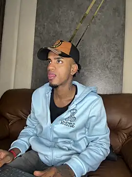 AaronCruz  online show from March 2025 01:20:01 PM