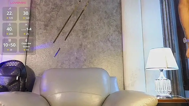 AaronCruz  online show from September 2025 01:23:02 PM