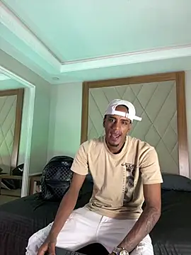 AaronCruz  online show from March 2026 02:28:01 AM